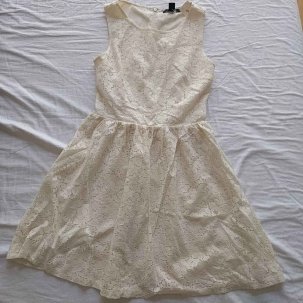 ✨3/$15✨ NWT Cream Lace Dress